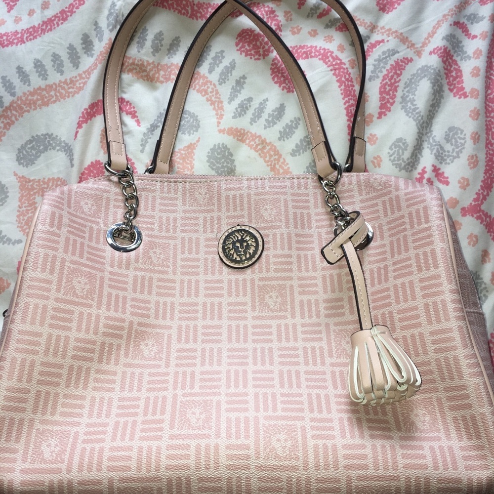 Anne Klein - Picture 1 of 3
